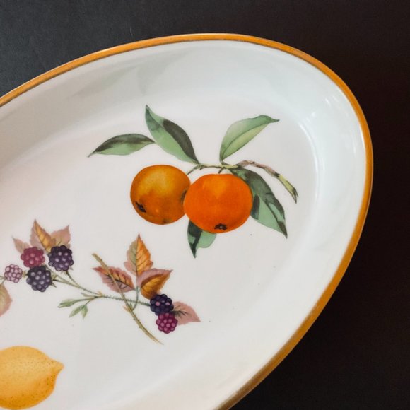 ROYAL WORCESTER "Evesham" Medium Oval Serving Dish EUC - Picture 4 of 6